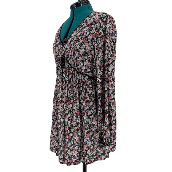 Suzanne Betro Floral Boho Style V-Neck Tunic with Polka Dot Trim, Medium - Picture 3 of 16